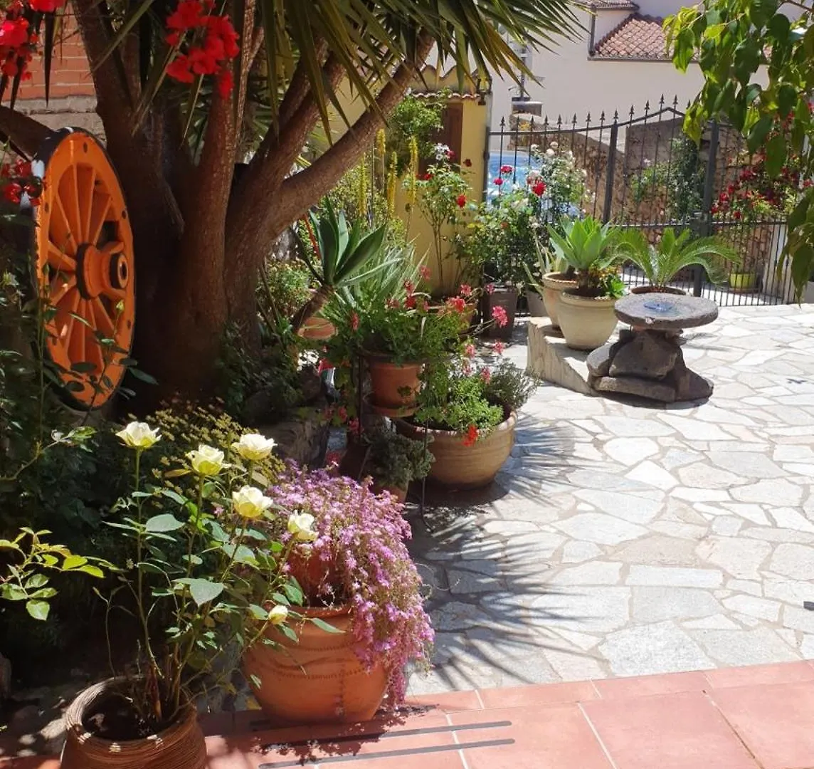 Bed & Breakfast Bed and Breakfast Su Carreri Armungia